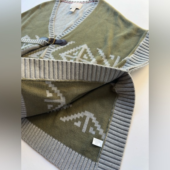 Banana Republic Heritage Poncho Sweater Knit Buckle Heavy Poncho Women's XS/S - Picture 7 of 9